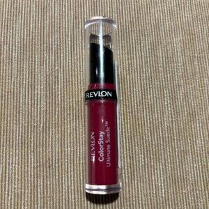 REVLON ColourStay Ultimate Suede Shade #47 Wardrobe NEW Sealed